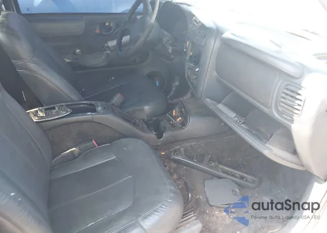 2001 GMC Sonoma Sls z USA, uszkodzony, nr VIN 1GTDT19W418165686